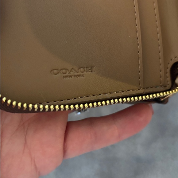 Coach Signature Brown Zip Wallet - Picture 7 of 7